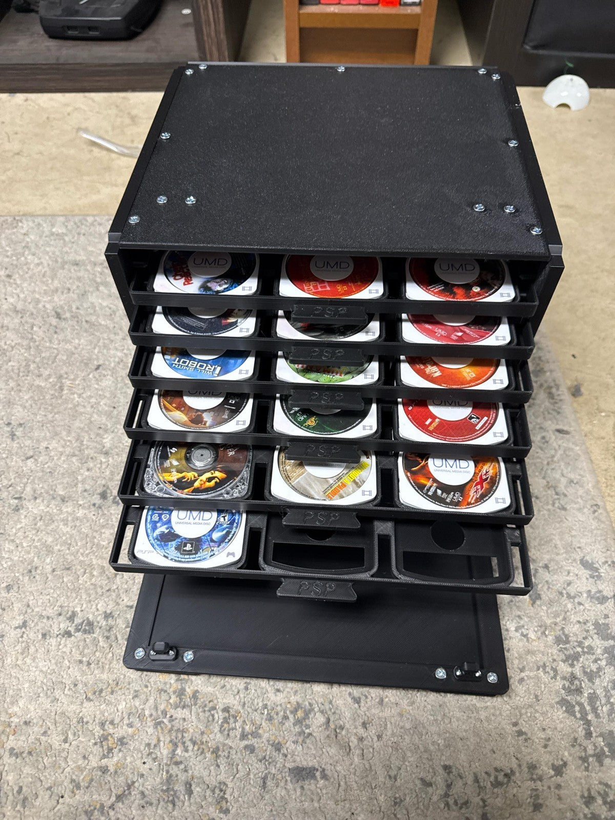 Modular game cartridge storage box for Nintendo Switch, Game Boy, DS, 3DS and PSP